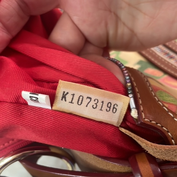 Like New, Auth Dooney and Bourke Circle Hobo Doodle Collection of 2006 rainbow - Picture 9 of 13